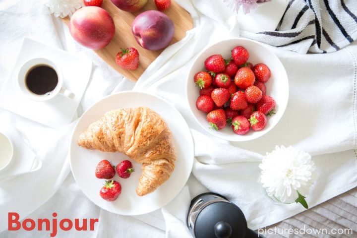 Image bonjour avec petit déjeuner et fraises téléchargement gratuit